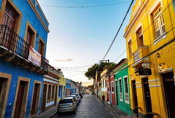 OLINDA (PE)- No Sítio Histórico de Olinda, especialmente em ruas como a Rua do Amparo e na área em torno do Alto da Sé, casas coloniais ainda são preservadas. 
