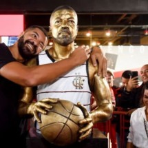 Olivinha é considerado o maior jogador da história do basquete do Flamengo. Ele aposentou-se das quadras em junho deste ano, com 27 taças -  (crédito: Foto: Marcelo Cortes/Flamengo)