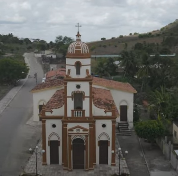 13° lugar: Duas Estradas -  Paraíba - Tamanho territorial: 27,012 km² - Possui uma economia baseada na agricultura, destacando-se na produção de feijão, milho e frutas.