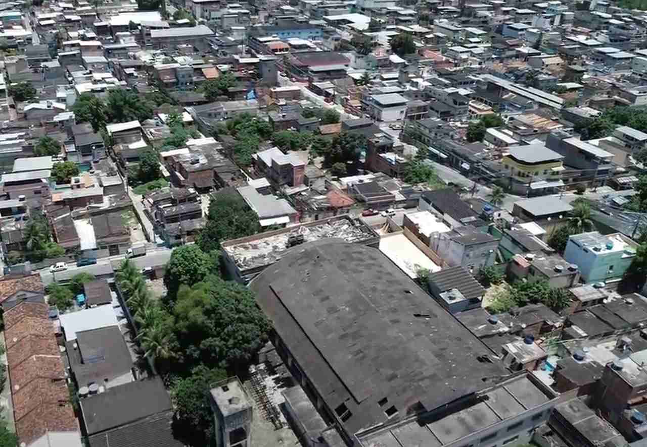 7° lugar: Nilópolis -  Rio de Janeiro - Tamanho territorial: 19,393 km² - A cidade fica na Baixada Fluminense e tem forte tradição em eventos carnavalescos. Sedia a famosa escola de samba Beija-Flor 