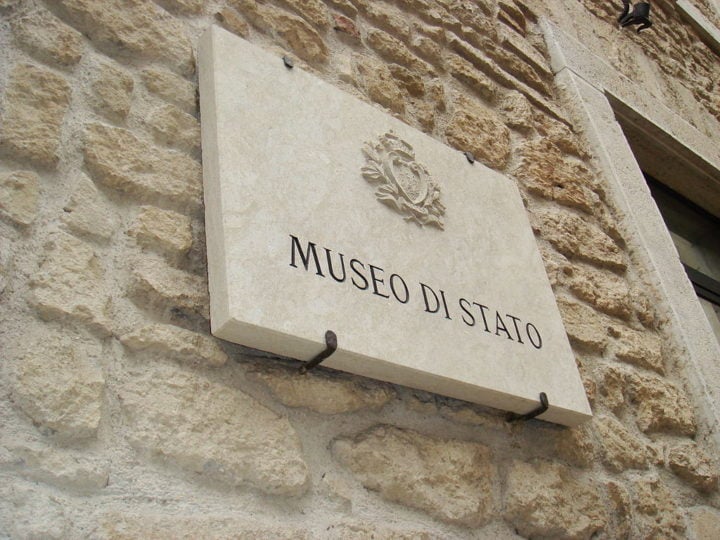 Outro ponto famoso localizado no Palazzo Pergami-Belluzzi, o Museu Estatal exibe artefatos arqueológicos, pinturas e peças históricas que ajudam a contar a história do país.