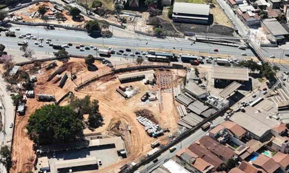 Construção viadutos Avenida Cristiano Machado no cruzamento com a Avenida Sebastião de Brito, no Bairro Dona Clara, em BH -  (crédito: PBH / Divulgação)