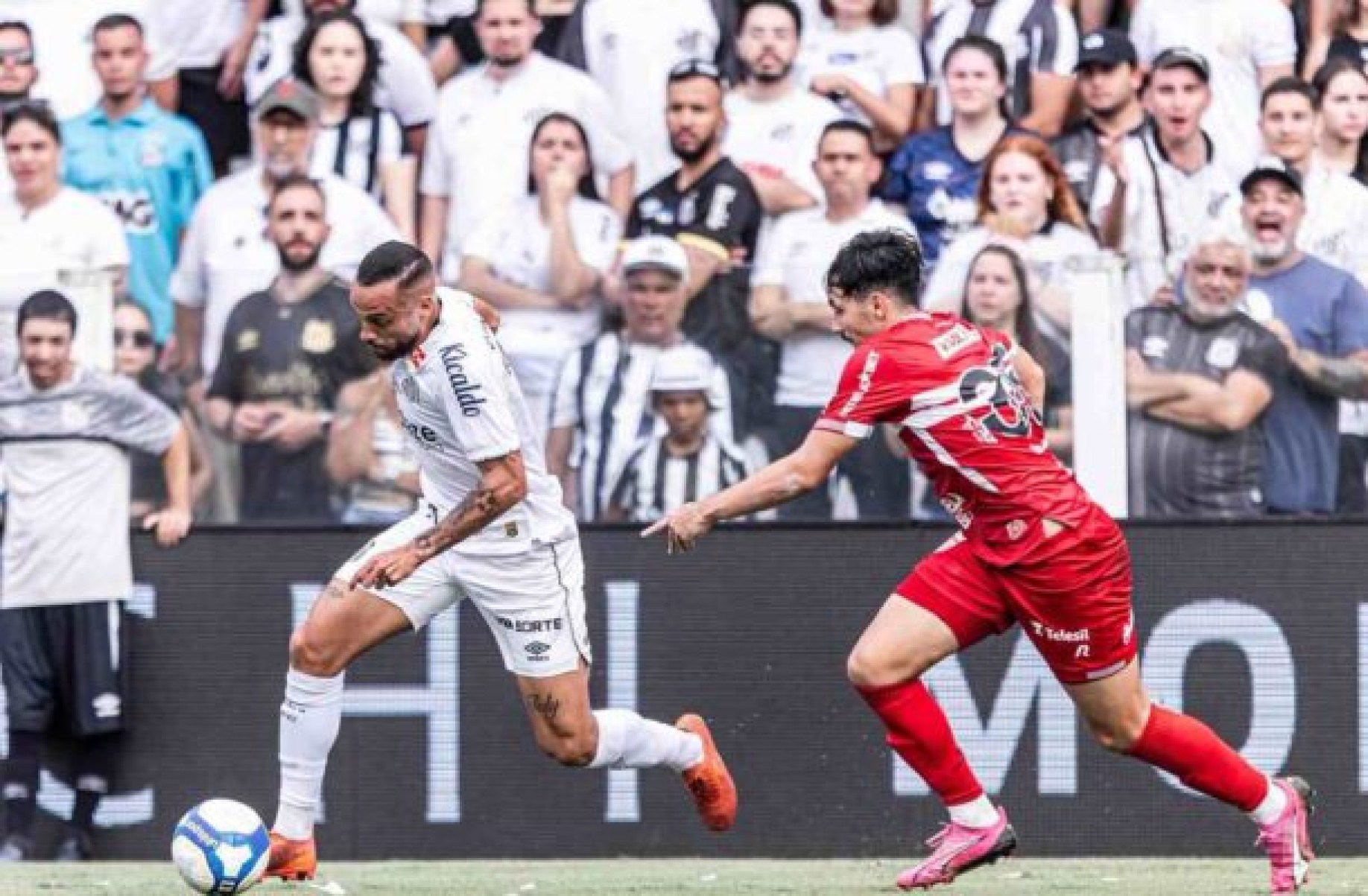 Santos tem festa frustrada e perde para o CRB no jogo da entrega da taça