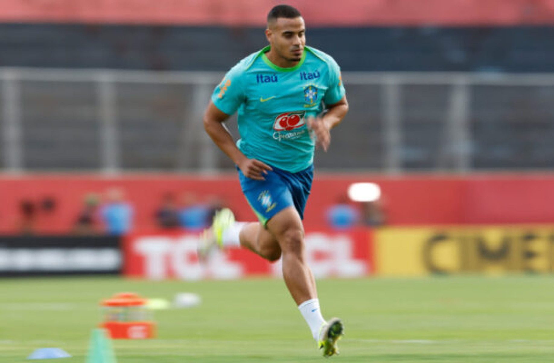 Murillo treina na Seleção e quer se firmar para a Copa do Mundo