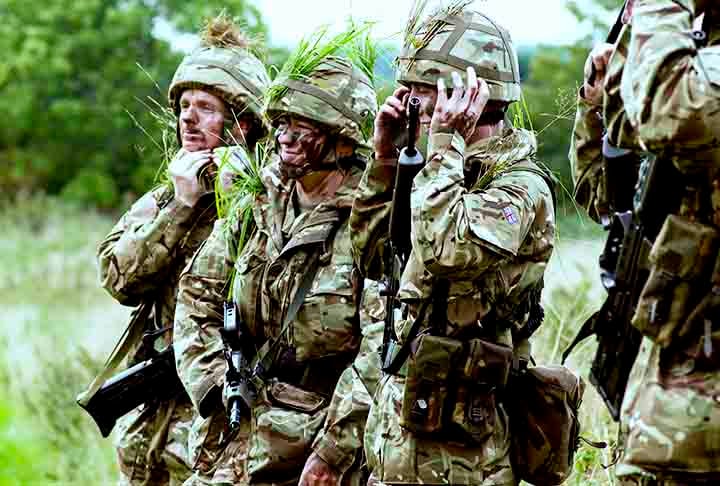 O exército britânico é um dos mais respeitados do mundo, com forte foco em operações globais. As Forças Armadas são altamente treinadas e equipadas, com um histórico de participação em missões de paz e de combate. Em sexto, possui nota 0.1443.