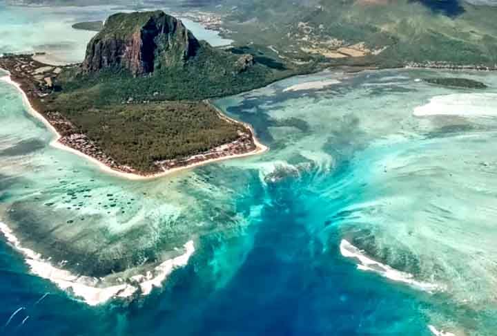 De acordo com o comunicado dos cientistas, a cachoeira submarina tem mais de três quilômetros de altura.