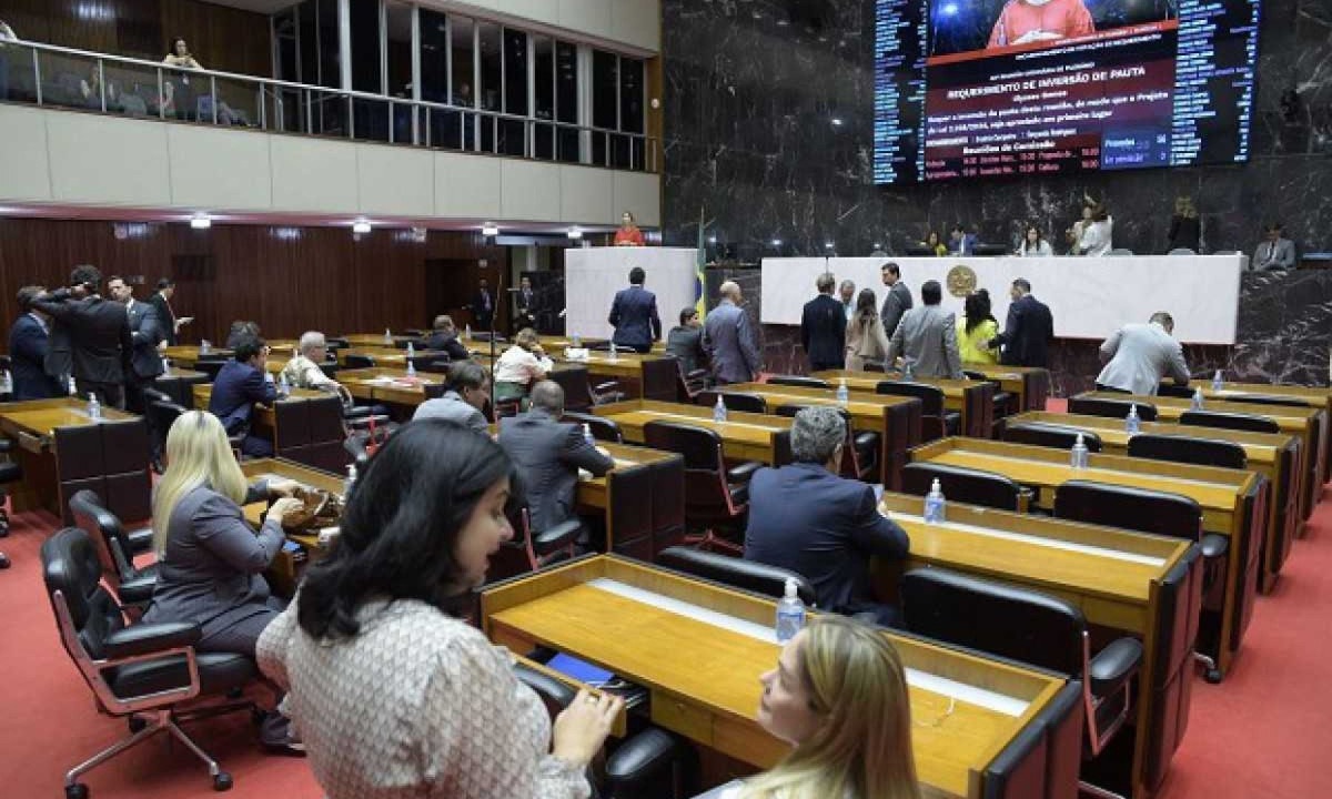 Votação do projeto do Ipsemg na Assembleia Legislativa de Minas Gerais (ALMG) no último dia 13
       -  (crédito: Daniel Protzner/ALMG/13-11-2024)