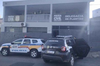 A PM foi até a casa do suspeito, que fugiu; o caso está sendo investigado pela Polícia Civil -  (crédito: Divulgação/PCMG)