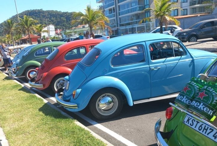 O Fusca foi um carro importante para o Brasil por diversos motivos. Ele ajudou a democratizar o acesso ao automóvel, e contribuiu para o desenvolvimento da indústria automobilística brasileira.