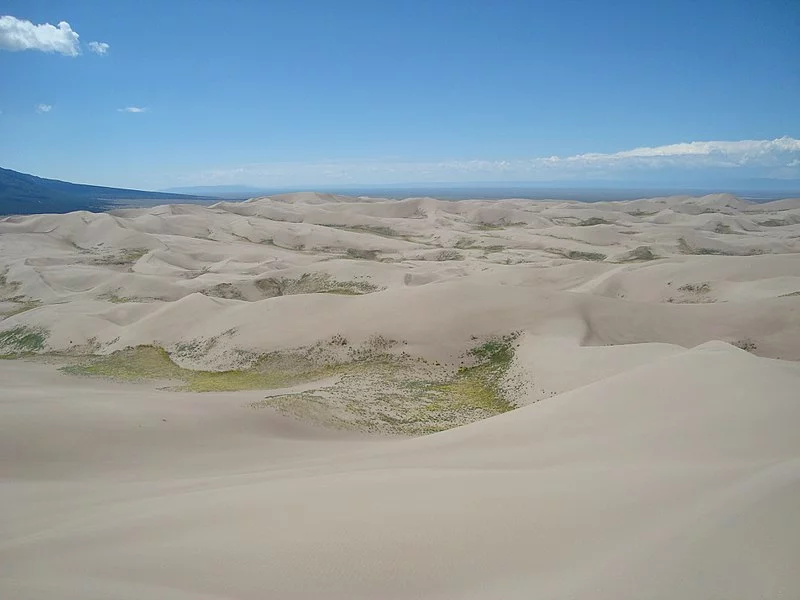 No estado do Colorado, nos Estados Unidos, há diversas dessas formações no Parque Nacional das Grandes Dunas de Areia. 


