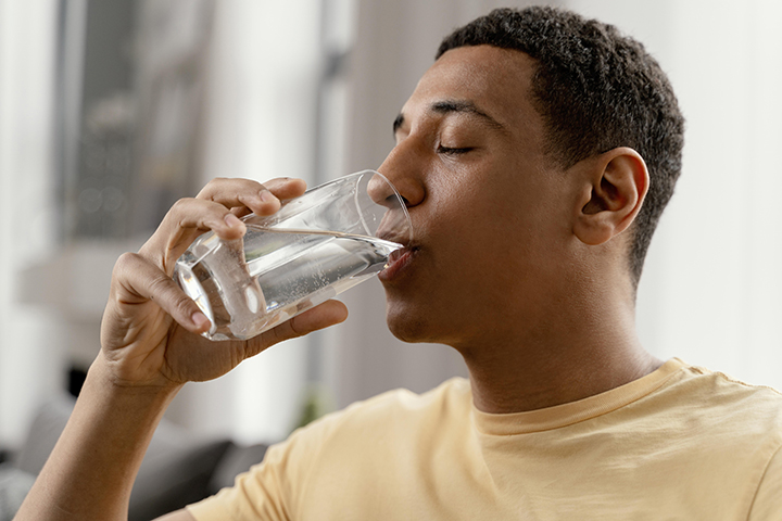 Algumas recomendações ajudam no controle da diabetes: alimentar-se o a cada 3 horas; medir regularmente a glicose; evitar doces (exceto os diet), alimentos gordurosos e bebidas alcoólicas; fazer exercícios físicos; beber bastante água.  