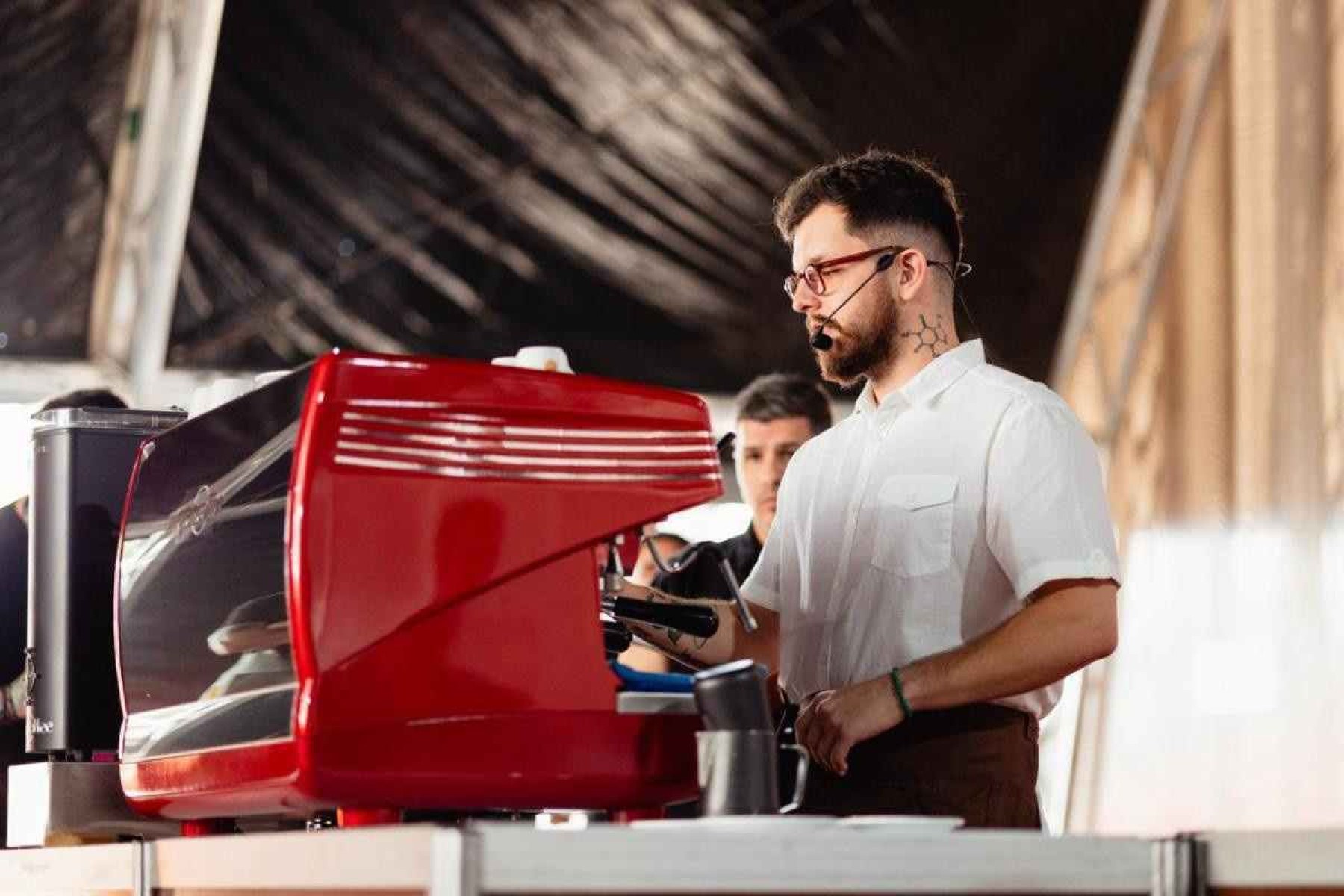 Durante a semana, será escolhido o "embaixador do café", barista que vai representar o brasil no mundial do ano que vem. Na foto, o participante Renan Dantas