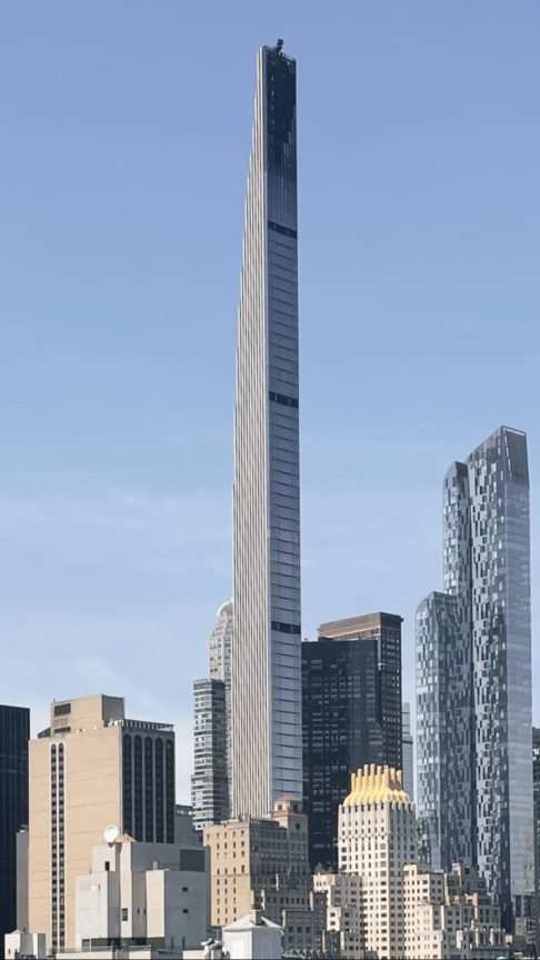 Steinway Tower - Manhattan, Nova York: A torre tem 435 metros e 84 andares. Inaugurado em 2022.