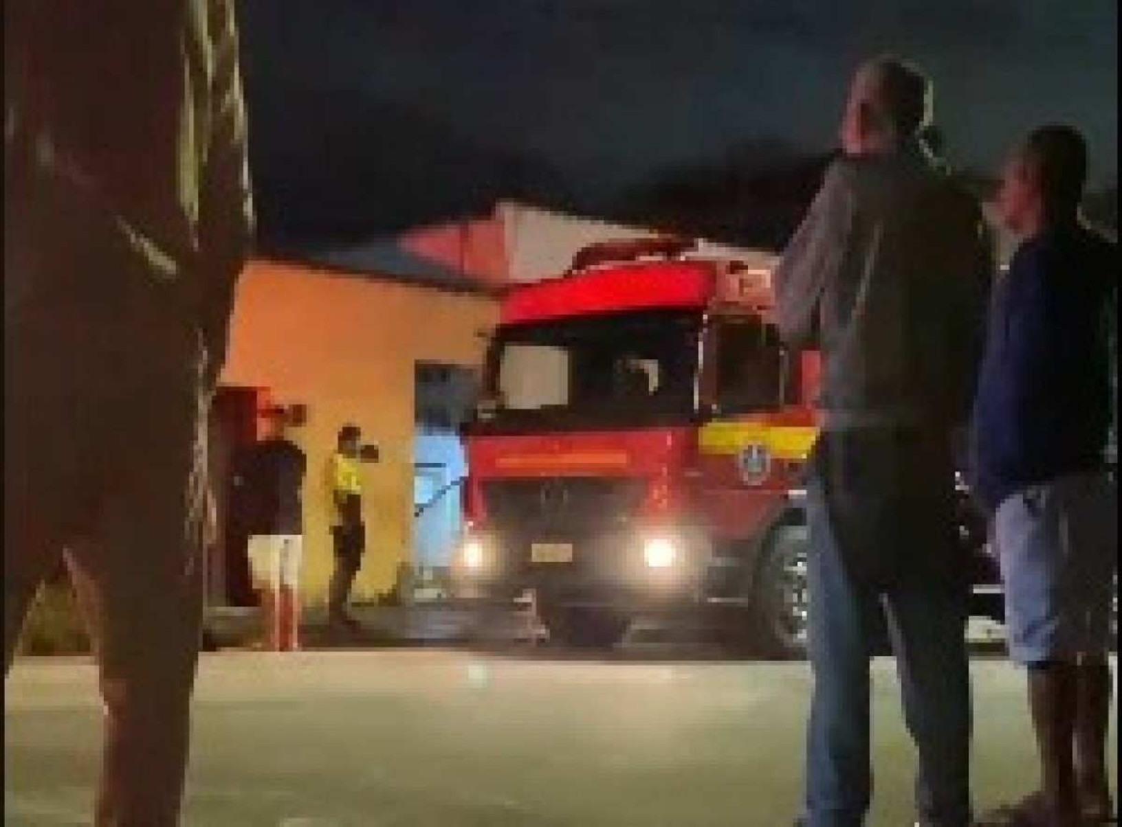 BH: homem ameaça companheira de morte e ateia fogo na casa dela
