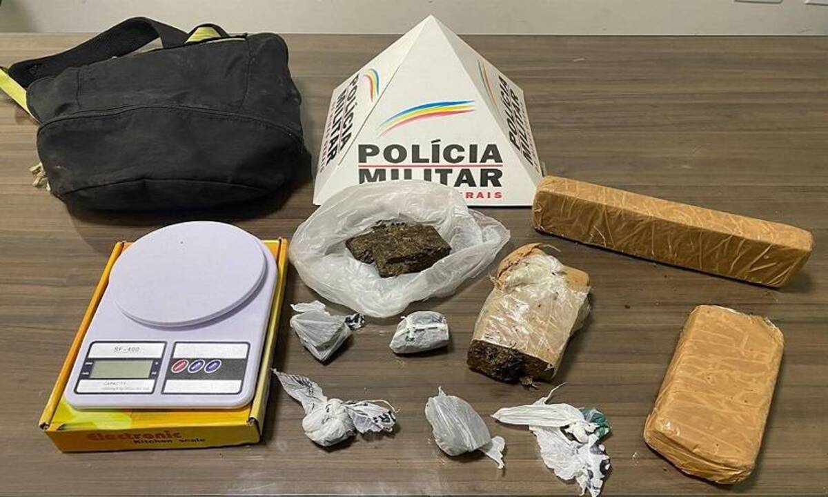 Droga encontrada na casa que era usada como esconderijo -  (crédito: PMMG)