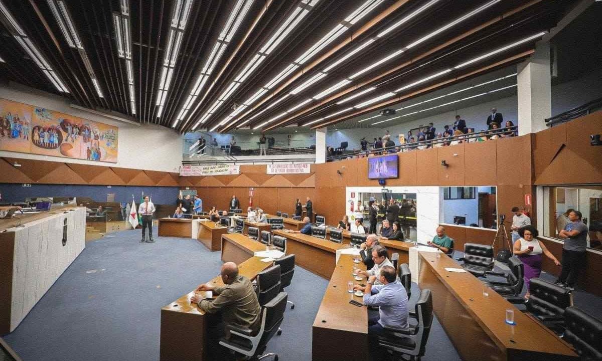 Plenário da Câmara de BH em 13/11, dia de votação da reforma administrativa no primeiro turno -  (crédito: Abraão Bruck/CMBH)