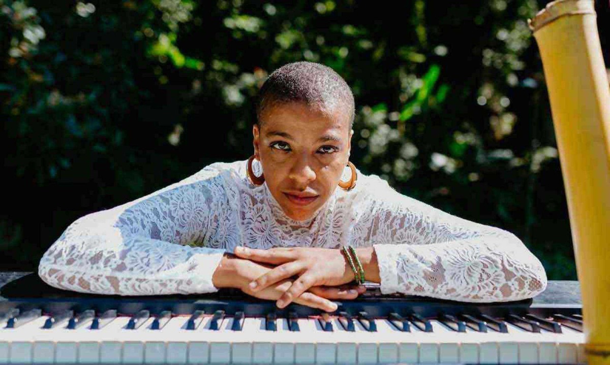 A cantora e pianista Maíra Freitas se apresenta hoje no festival Urban Afro Jazz, na casa de shows A Autêntica -  (crédito: Urban Afro Jazz/Divulgação)