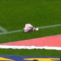 Cabeça de corpo é arremessada na Neo Química Arena durante dérbi -  (crédito: Foto: Reprodução)