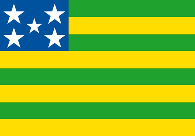 Goiás (GO) - Adoção: 30 de julho de 1919.Representação: O verde e amarelo remetem ao Brasil, enquanto as estrelas simbolizam a paz e a união do estado.
