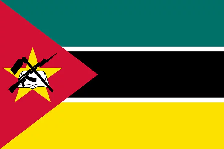 A bandeira de Moçambique remete a três aspectos na bandeira: educação, indústria e defesa. Por isso, ela inclui um livro, uma enxada e um fuzil.  