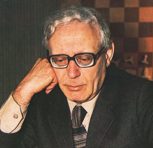 Mikhail Botvinnik (1911-1995) - Nascido no Império Russo, tinha 14 anos quando chamou atenção ao derrotar o campeão mundial José Raúl Capablanca. Campeão mundial cinco vezes em períodos distintos (1948, 51, 54, 58 e 61). A longevidade de sua atuação é atribuída ao seu estudo. Considerado muito técnico nas partidas. 