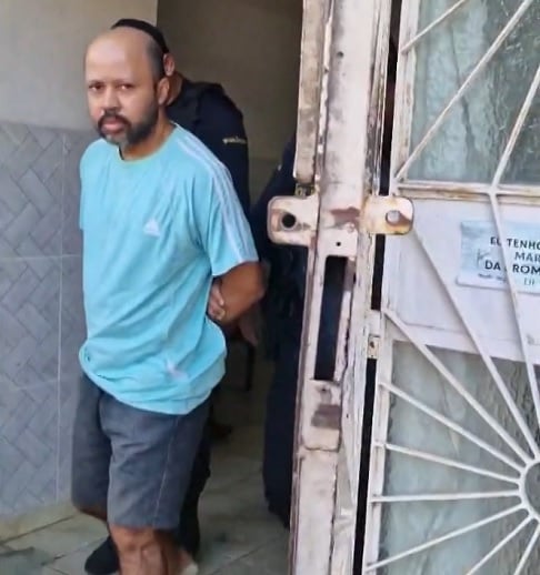 Albino Santos de Lima, de 42 anos, confessou ter cometido oito homicídios. Ele foi preso em 17 de setembro, em sua casa, no bairro da Ponta Grossa.