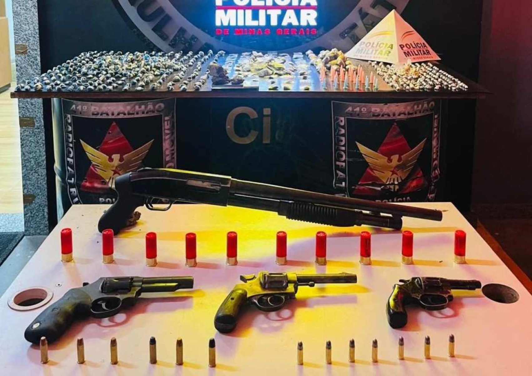 BH: gerente do tráfico do Barreiro é preso com armas e drogas do cunhado
