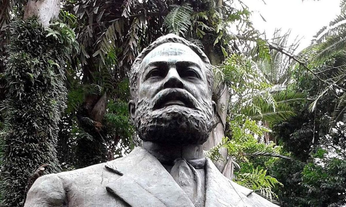 Busto de Luiz Gama no Largo do Arouche, em São Paulo -  (crédito: Yolando Mallozzi - wikimedia commons)