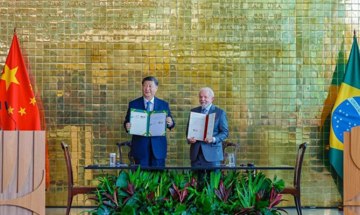 O presidente Lula e o presidente da China, Xi Jinping, assinaram 37 acordos de cooperação entre os dois países no Palácio da Alvorada.  -  (crédito: Ricardo Stuckert)