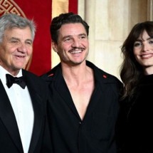 Além da fama: astro Pedro Pascal manifesta apoio à irmã trans - reprodução/instagram @pascalispunk