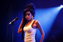 Talento perdido: Trajetória de Amy Winehouse tem glória e 