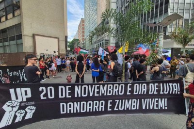 Manifestantes fizeram ato no 20 de novembro durante a manhã, na Praça Sete -  (crédito: Jair Amaral/EM/D.A Press)