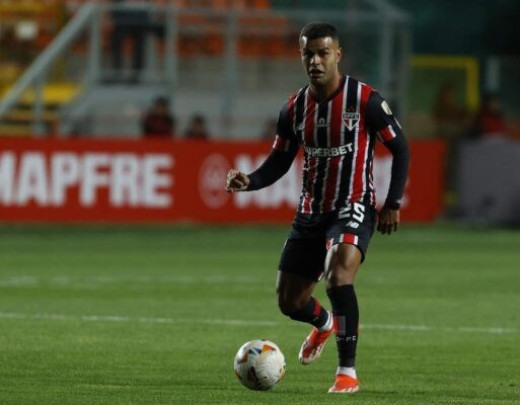 ALISSON - Entrou aos 15 do segundo tempo no lugar de Marcos Antônio. Levou amarelo na primeira jogada e, ainda fora de forma, não fez boa cobertura ao lateral. NOTA 5,0   -Foto: Rubens Chiri/SPFC 