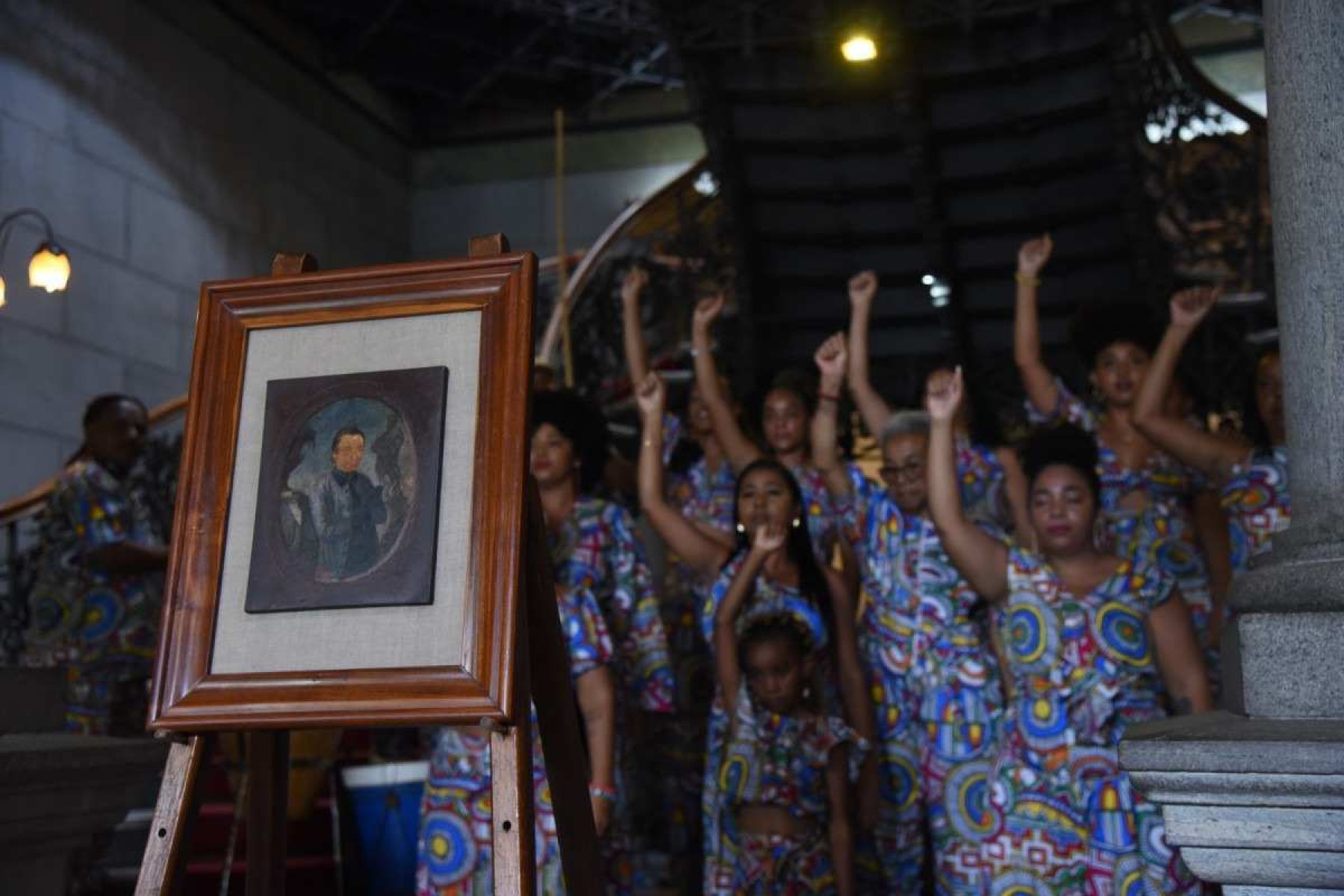 Aleijadinho se torna o 1º negro a ter retrato na Sala dos Grandes de Minas