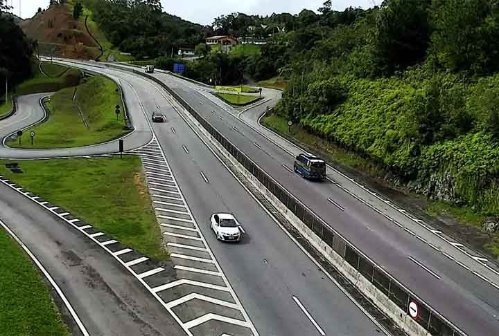 SP-099, de São José dos Campos a Caraguatatuba (SP) - 
Conhecida como Rodovia dos Tamoios, tem 82 km entre São José dos Campos e Caraguatatuba. A estrada é administrada pela Concessionária Tamoios, que é responsável pela operação, manutenção e ampliação da rodovia.
