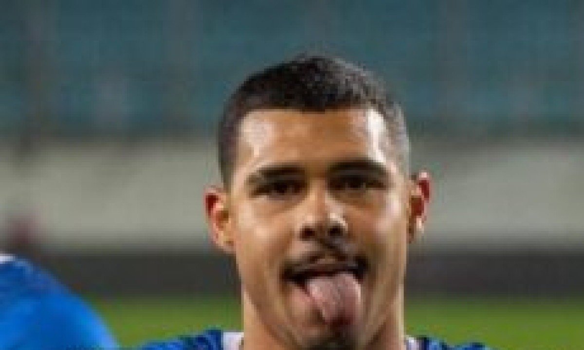 Ex-jogador da base de Santos e Atlético lidera clube europeu em briga pelo acesso -  (crédito: No Ataque Internacional)