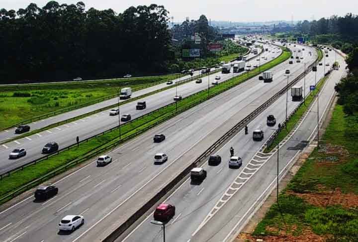 SP-070, de Taubaté a Guarulhos (SP) - Conhecida como Rodovia Governador Carvalho Pinto e Rodovia Ayrton Senna, tem  aproximadamente 135 km entre Taubaté e Guarulhos, no estado de São Paulo. Essa rodovia é administrada pela Concessionária Ecopistas, que é responsável pela manutenção, operação e serviços ao longo do trecho.

