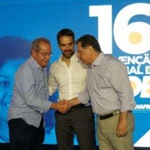 A debandada no PSDB: já esvaziado, partido sofre com ameaça de mais baixas - Platobr