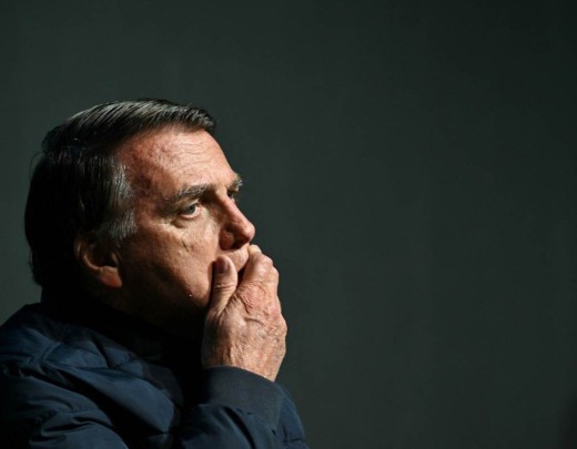 Além do inquérito sobre o golpe de Estado, Bolsonaro já foi indiciado em outras duas investigações da Polícia Federal -  (crédito: Evaristo Sa/AFP)