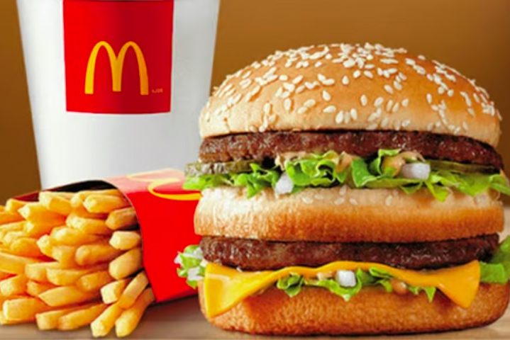 O McDonald's se tornou um símbolo da cultura americana, influenciando hábitos alimentares e costumes em todo o mundo.