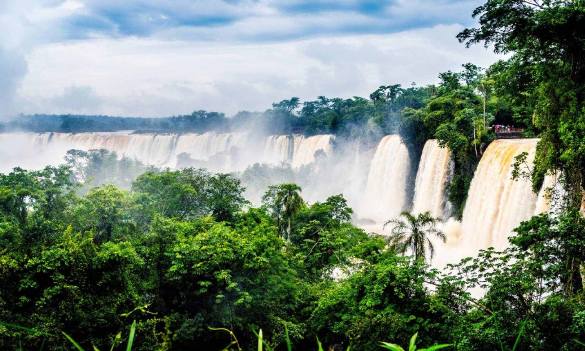 Recorde de visitantes marca retomada do turismo em Foz
 -  (crédito: DINO)