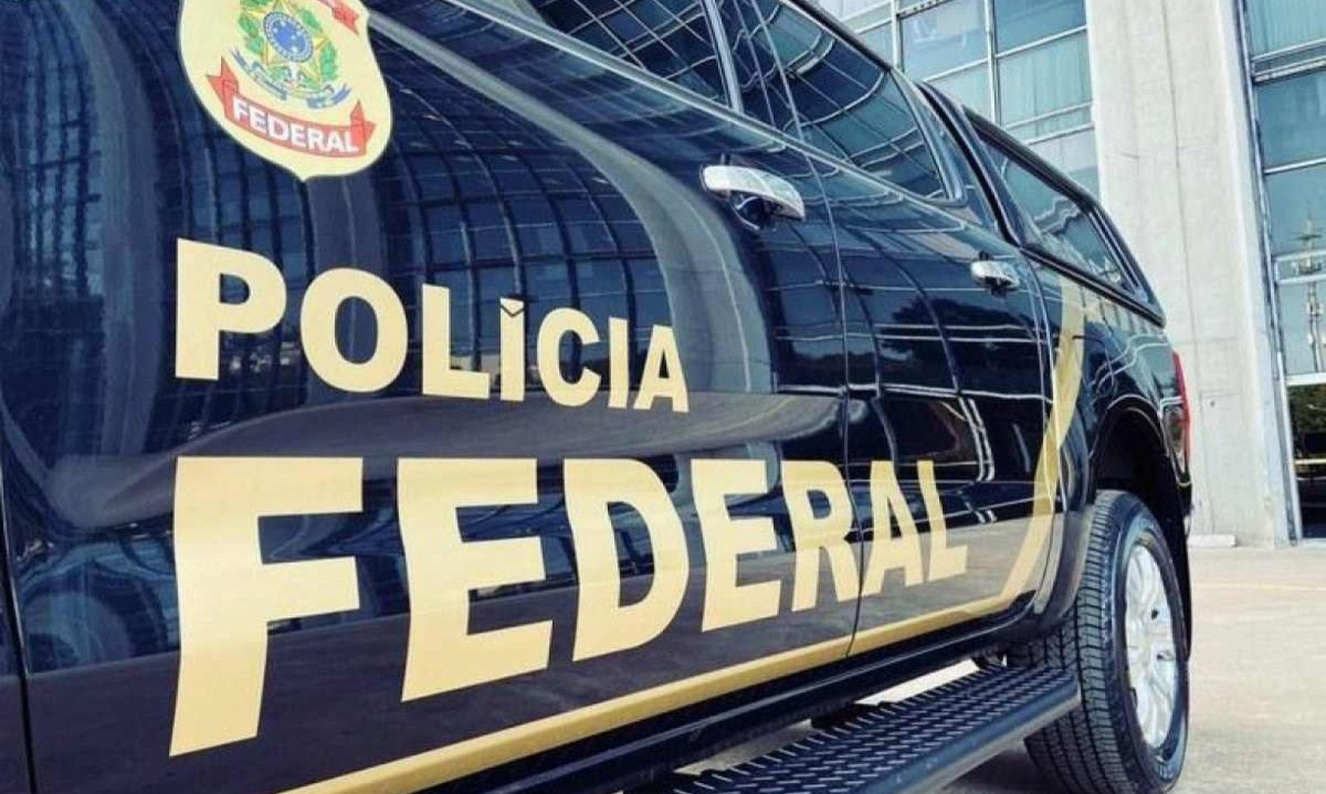 Ex-policial, condenado a 21 anos e quatro meses de pris&atilde;o, &eacute; deportado dos EUA e preso em Confins -  (crédito: PF/Divulga&ccedil;&atilde;o)