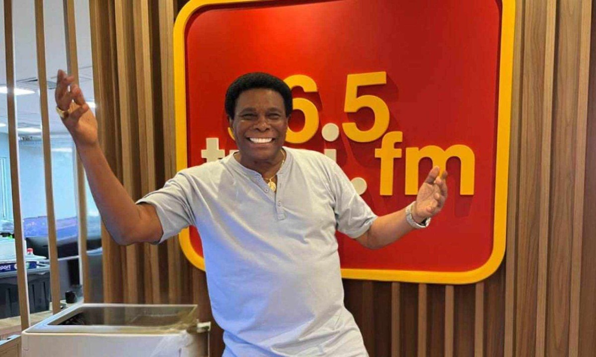 Neguinho da Beija-Flor esteve na Rádio Tupi para uma entrevista exclusiva -  (crédito: Douglas Pereira / Tupi)
