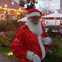 Papai Noel visita o Mercadinho de Natal em Lagoa Santa e fica encantado  - Carlos Altman/EM