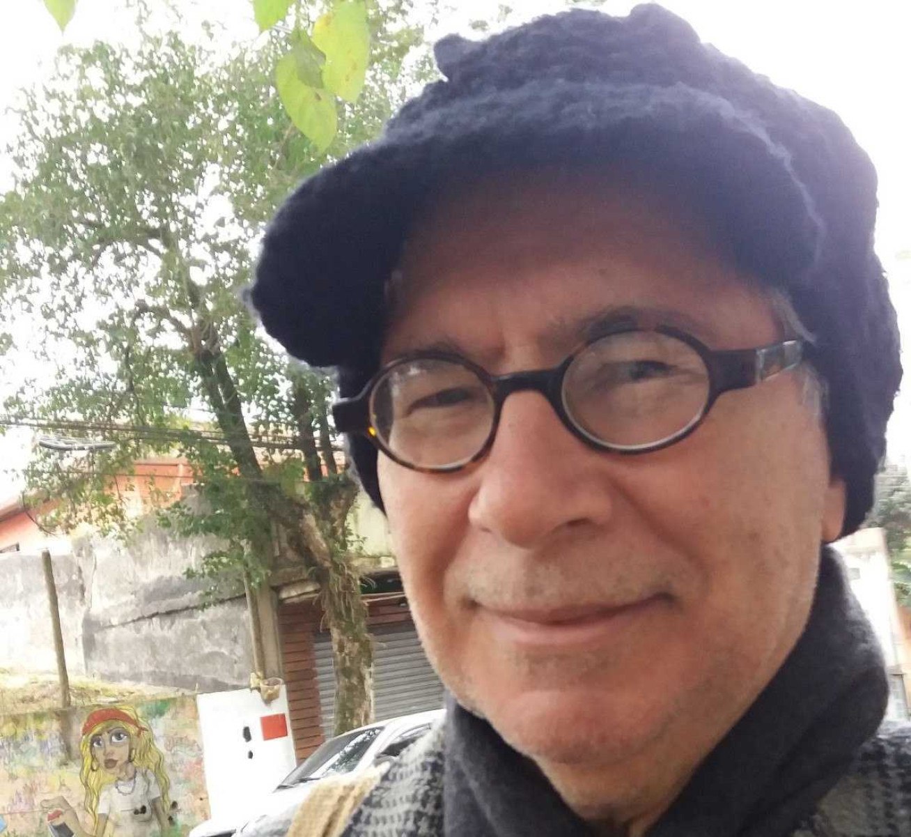 Hugo Almeida lança 'A voz dos sinos', ensaio sobre a obra de Osman Lins