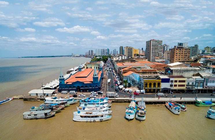 Pará: Égua (interjeição de espanto); De rocha (sério); Não, é pão (Claro que sim); Nem com nojo (de jeito nenhum); Bazuca (chiclete); Carapanã (mosquito); Rapidola (rápido): Filho de pipira (quem sempre pede). 