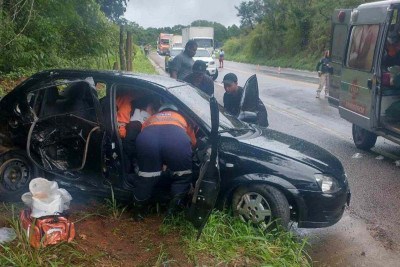 Família ficou ferida com o acidente. A filha, de 12 anos, sofreu traumatismo e foi hospitalizada em estado grave -  (crédito: Divulgação/Sevor)