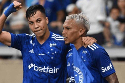 Kaio Jorge e Gabriel Verón, atacantes do Cruzeiro
 -  (crédito: Ramon Lisboa/EM/D.A Press)