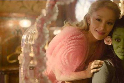 Ariana Grande e Cynthia Erivo vivem, respectivamente, Glinda e Elphaba, a Bruxa Boa e a Bruxa Má do Oeste, cuja relação ganhará complexidade na trama -  (crédito: universal pictures/divulgação)