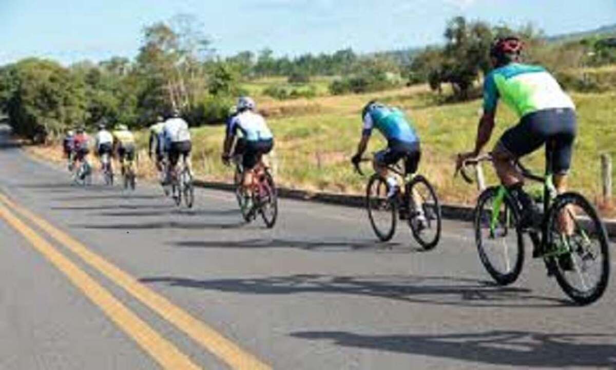 Grande BH: grupo de ciclistas encontra corpo de homem às margens de BR-262 - Redes sociais